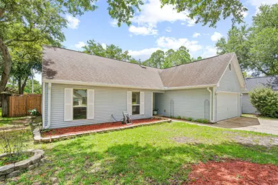 1055 Emerald Lane, Fort Walton Beach, FL 32547 - Photo 2