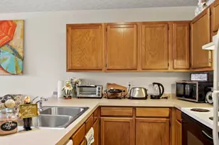 1801 Pointed Leaf Ln, Fort Walton Beach, FL 32547 - Photo 6