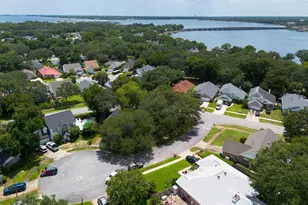 2586 Dana Ct, Shalimar, FL 32579 - Photo 38