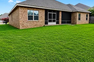408 Chickadee St, Crestview, FL 32539 - Photo 2
