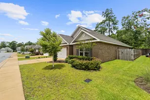 219 Beaver Trl Dr, Freeport, FL 32439 - Photo 2