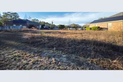 122 Alicia Drive, Crestview, FL 32536 - Photo 2