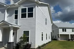 202 Date Palm Ln, Freeport, FL 32439 - Photo 2