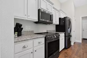 2214 Jernigan Dr, Crestview, FL 32536 - Photo 8