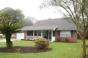 31 SW Driftwood Ave, Fort Walton Beach, FL 32548 - Photo 1
