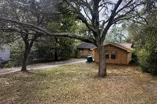 209 Ashley Dr, Crestview, FL 32536 - Photo 1