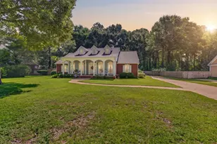 6021 Dorchester Pl, Crestview, FL 32536 - Photo 2