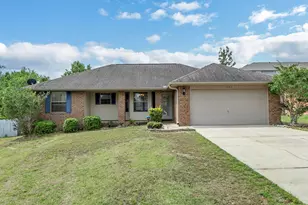 131 Bronze Cir, Crestview, FL 32539 - Photo 2