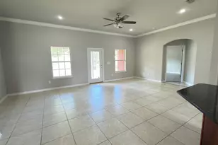 314 Friar Tuck Rd, Mary Esther, FL 32569 - Photo 2