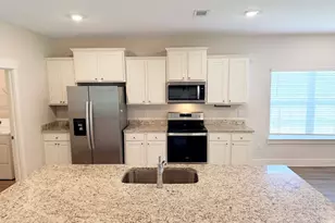 2456 Dakota Wy, Crestview, FL 32536 - Photo 2