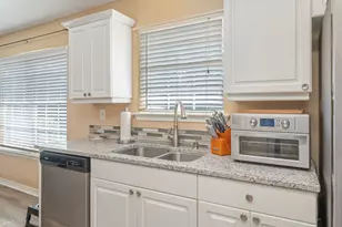 411 Peregrine Ct, Mary Esther, FL 32569 - Photo 16