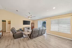 411 Peregrine Ct, Mary Esther, FL 32569 - Photo 6