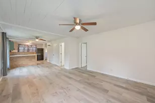 198 E 1st Ave, Crestview, FL 32536 - Photo 6
