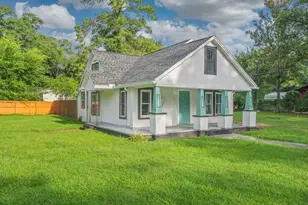 198 E 1st Ave, Crestview, FL 32536 - Photo 1