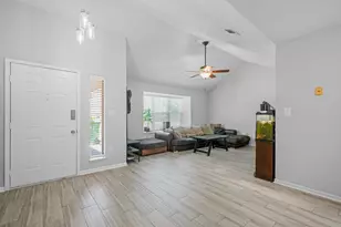 2200 Nancy's Path, Fort Walton Beach, FL 32547 - Photo 4