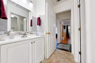 300 Loveland Cir, Pensacola, FL 32526 - Photo 12