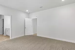 2033 Wiregrass St, Navarre, FL 32566 - Photo 14