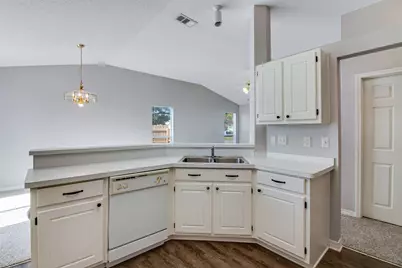 987 John Wayne Circle, Fort Walton Beach, FL 32547 - Photo 10