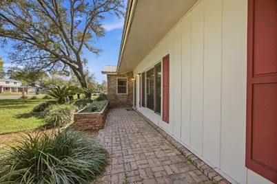 157 Country Club Road, Shalimar, FL 32579 - Photo 6