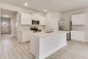 6827 Fresh Meadow Ln, Laurel Hill, FL 32567 - Photo 4