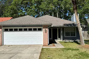 114 Wright Cir, Niceville, FL 32578 - Photo 1