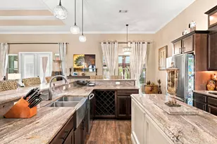 2008 Fontainebleau Ct, Navarre, FL 32566 - Photo 12