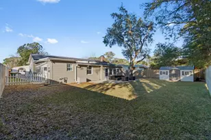 218 NW Katherine Pl, Fort Walton Beach, FL 32548 - Photo 32
