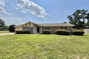 356 Echo Cir, Fort Walton Beach, FL 32548 - Photo 2