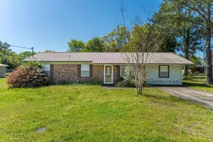 170 Sidney Ave, Defuniak Springs, FL 32433 - Photo 1