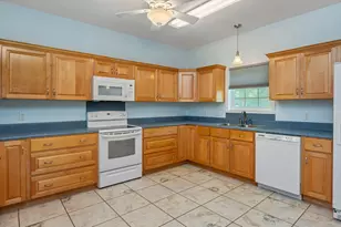 322 Crescent Dr, Defuniak Springs, FL 32435 - Photo 16