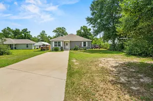28 Rubens Ln, Defuniak Springs, FL 32433 - Photo 1