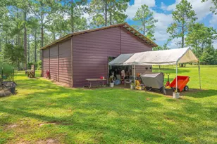 737 Hemphill Rd, Defuniak Springs, FL 32435 - Photo 6