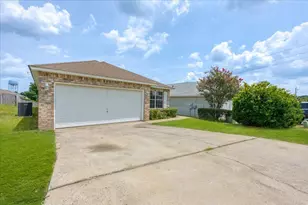 107 Nivana Dr, Crestview, FL 32536 - Photo 2
