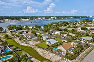 631 Pelican Dr, Fort Walton Beach, FL 32548 - Photo 10