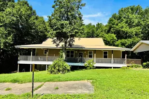 480 Country Club Dr, Defuniak Springs, FL 32435 - Photo 1