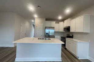 328 Callie Dr, Crestview, FL 32536 - Photo 2
