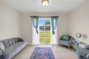 300 SW Miracle Strip Pkwy, Fort Walton Beach, FL 32548 - Photo 10