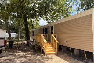 621 Live Oak St, Freeport, FL 32439 - Photo 2