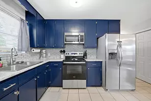 185 Miramar St, Mary Esther, FL 32569 - Photo 2