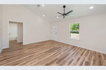 916 E Dogwood Avenue, Defuniak Springs, FL 32433 - Photo 12
