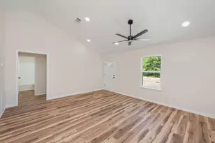 916 E Dogwood Ave, Defuniak Springs, FL 32433 - Photo 12
