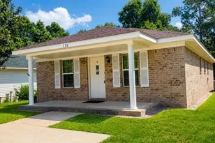 138 Adams St, Niceville, FL 32578 - Photo 2