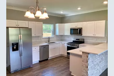 169 E Honeysuckle Street, Defuniak Springs, FL 32433 - Photo 24
