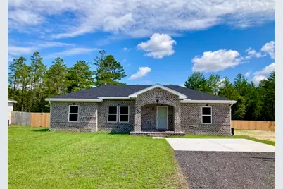 169 E Honeysuckle Street, Defuniak Springs, FL 32433 - Photo 1