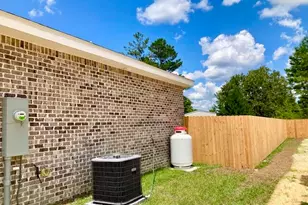 169 E Honeysuckle St, Defuniak Springs, FL 32433 - Photo 16