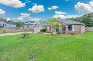 2987 Albatross Dr, Navarre, FL 32566 - Photo 2