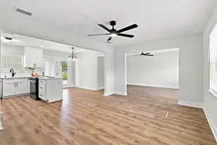 57 12th St, Shalimar, FL 32579 - Photo 12