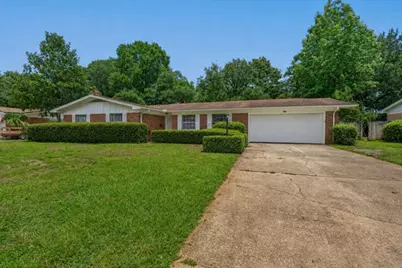 604 NE Merioneth Drive, Fort Walton Beach, FL 32547 - Photo 2