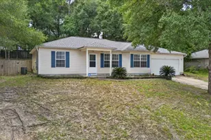 326 Lakeview Dr, Crestview, FL 32536 - Photo 2