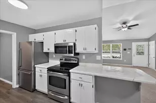 326 Lakeview Dr, Crestview, FL 32536 - Photo 12
